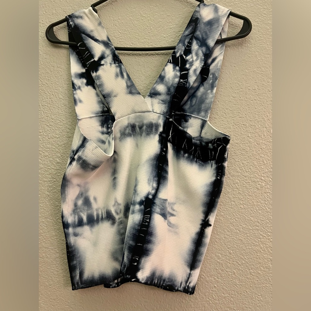 A.L.C. Blue Tie Dye Crop Top Sleeveless Square Neck Fitted Tank Small - Picture 3 of 4